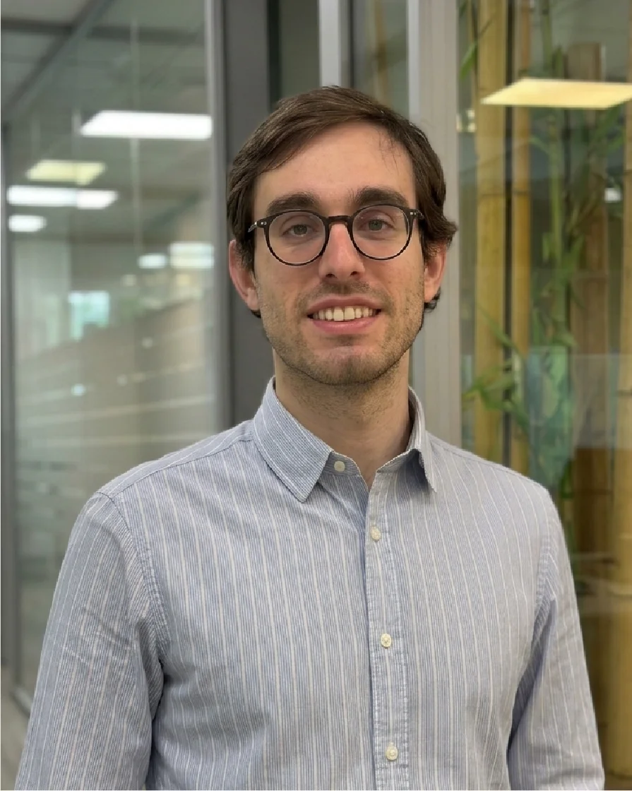 Fernando Oleo con una puntuación TOEFL de 116 puntos